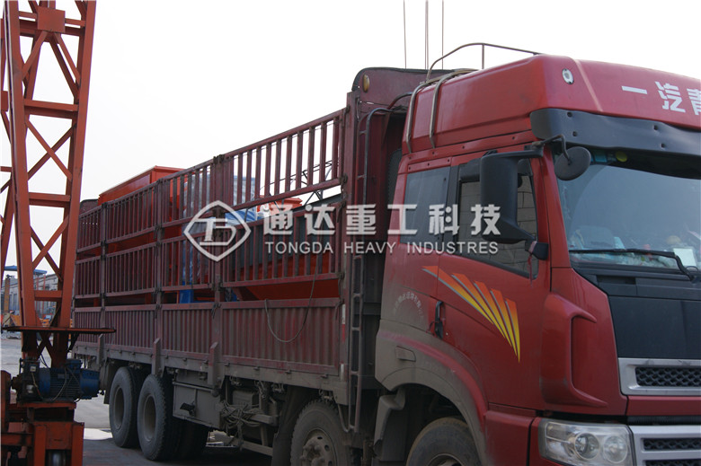 山東粉狀有機肥生產線發貨現場